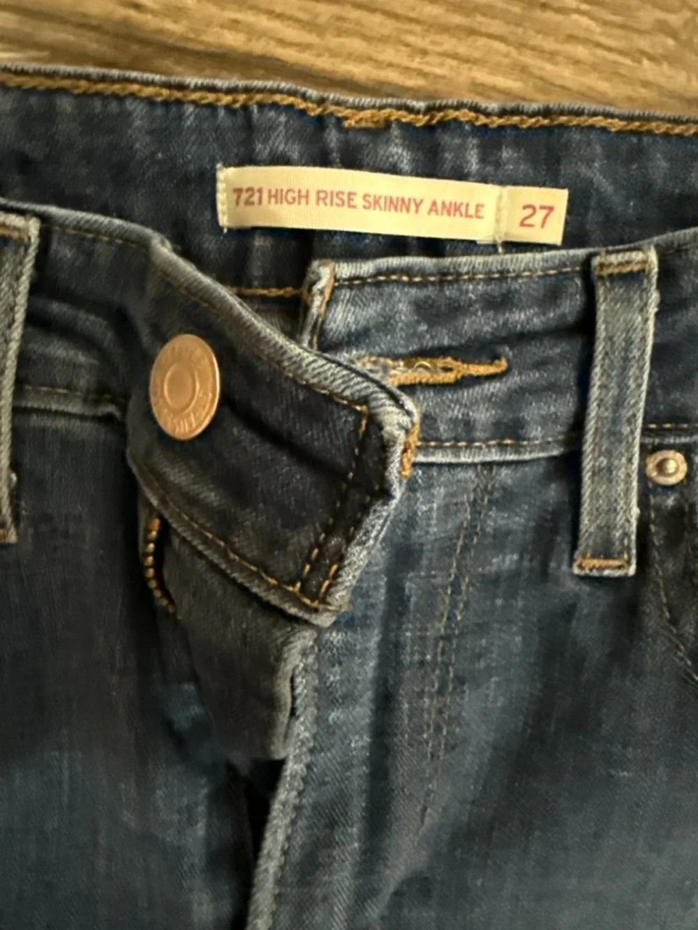 LEVI STRAUSS / CO  Women's Mid Rise Dark Blue Skinny Jeans